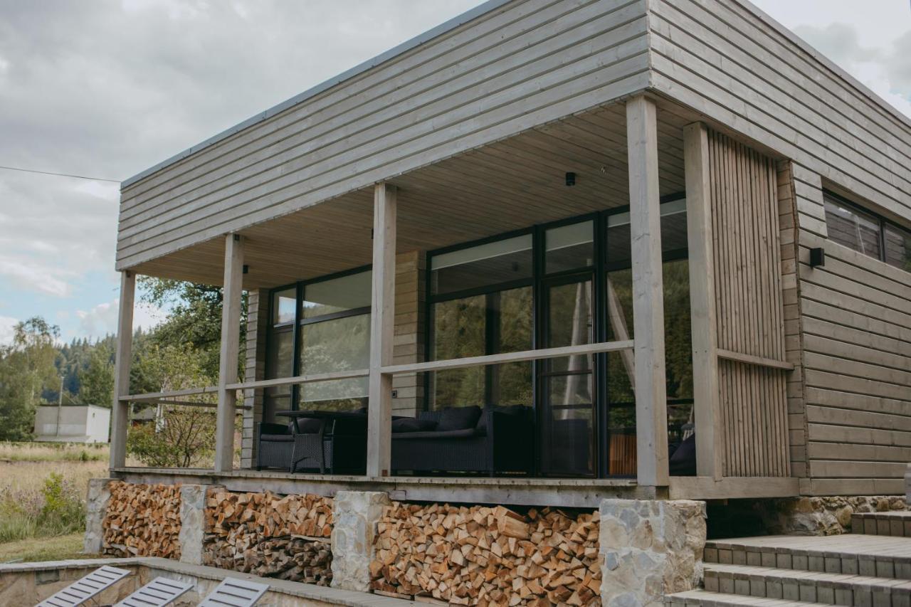 The Living Villa Tatariv Bagian luar foto